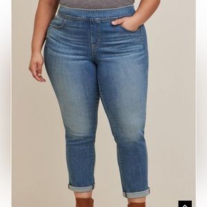 Torrid Lean Jean Straight Super Soft High-Rise Jean Size 6R